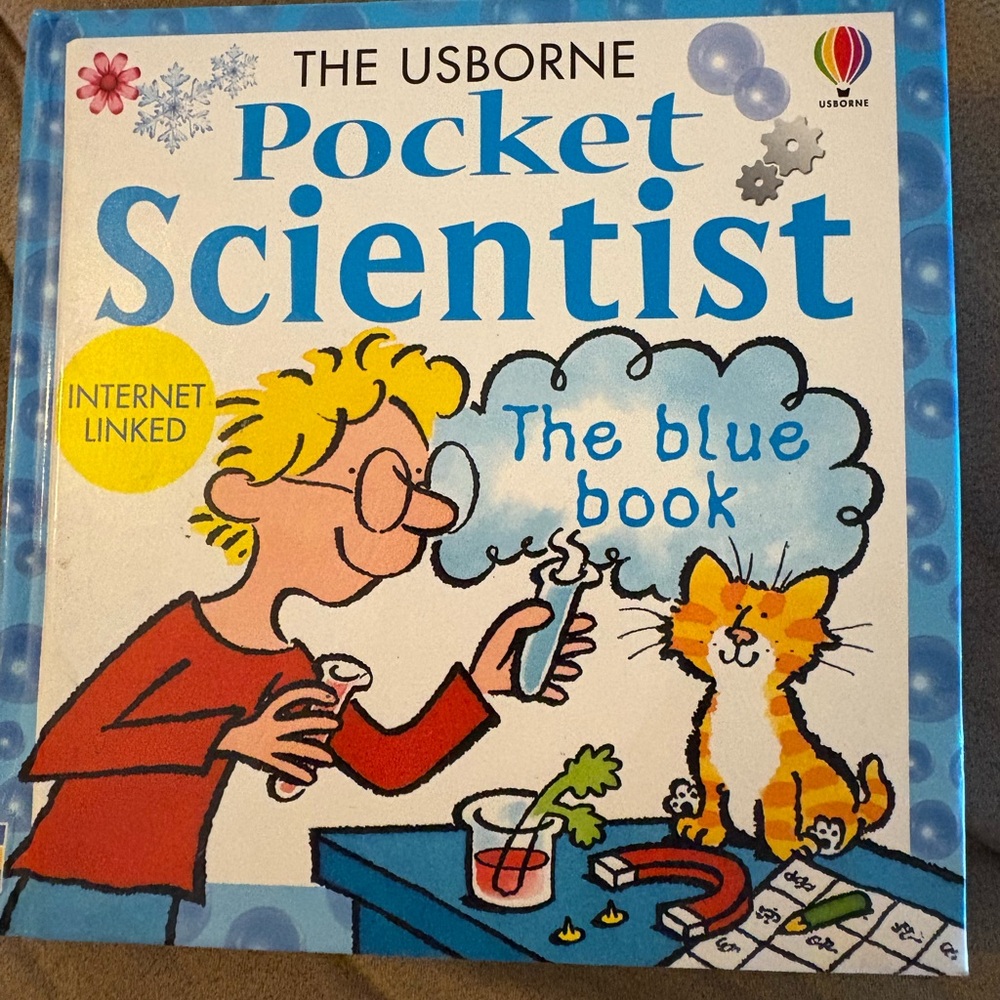 The Usborne Pocket Scientist Blue Book EUC